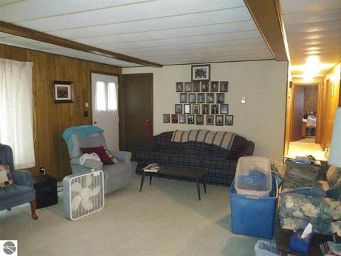 631 S Jeffery Ave, Ithaca, MI 48847 photo 5