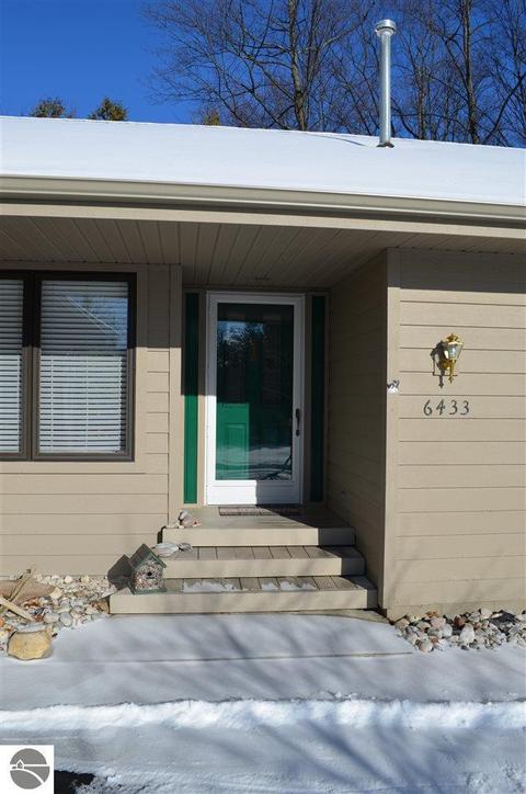 6433 E Harbor Dr, Elk Rapids, MI 49629 photo 4