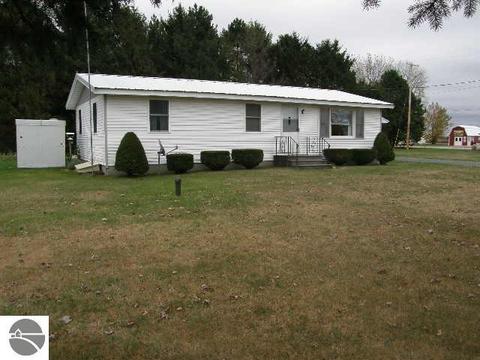 9515 E Monroe Rd, Wheeler, MI 48662 photo 6