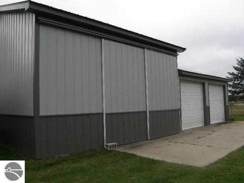 9515 E Monroe Rd, Wheeler, MI 48662 photo 8