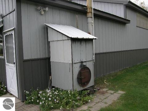 9515 E Monroe Rd, Wheeler, MI 48662 photo 10