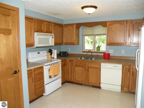 350 Clendening Rd, Gladwin, MI 48624 photo 4