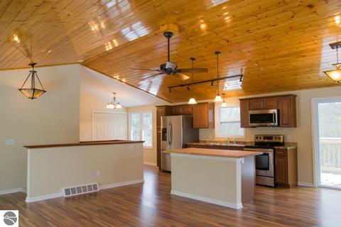 8442 S Rosinski Rd, Cedar, MI 49621 photo 12