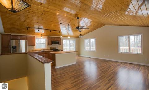 8442 S Rosinski Rd, Cedar, MI 49621 photo 13