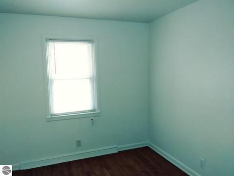 209 E Seaver St, Ithaca, MI 48847 photo 14