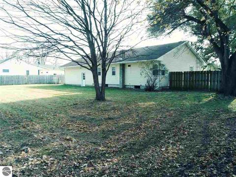 209 E Seaver St, Ithaca, MI 48847 photo 3