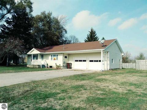 209 E Seaver St, Ithaca, MI 48847 photo 1