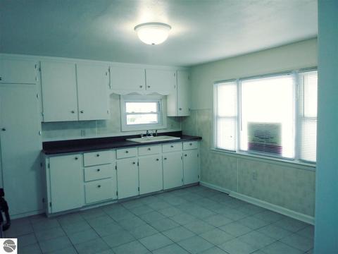 209 E Seaver St, Ithaca, MI 48847 photo 6