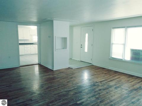 209 E Seaver St, Ithaca, MI 48847 photo 9