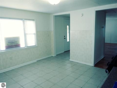 209 E Seaver St, Ithaca, MI 48847 photo 8