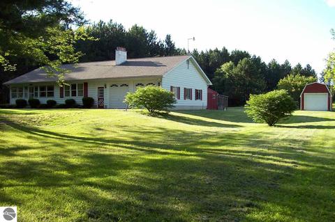3345 Stockwell, Harrison, MI 48625 photo 2