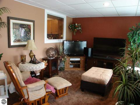 105 Barber St, Ithaca, MI 48847 photo 37