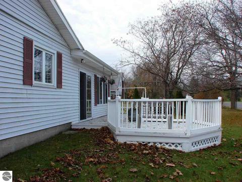 105 Barber St, Ithaca, MI 48847 photo 5
