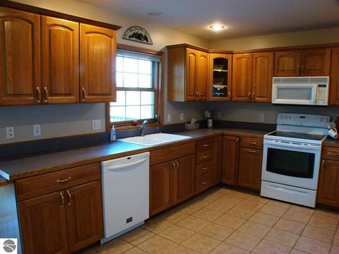 149 S Alger Rd, Ithaca, MI 48847 photo 8