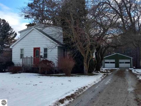 606 N Ct, Au Gres, MI 48703 photo 1