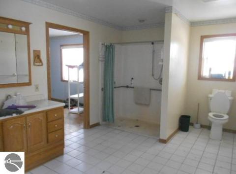10472 W Bennett Rd, Sumner, MI 48889 photo 8