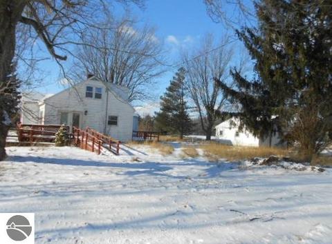 10472 W Bennett Rd, Sumner, MI 48889 photo 13