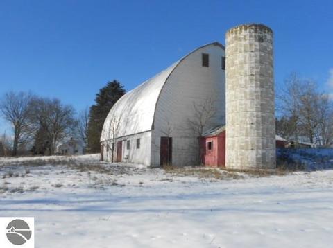 10472 W Bennett Rd, Sumner, MI 48889 photo 10