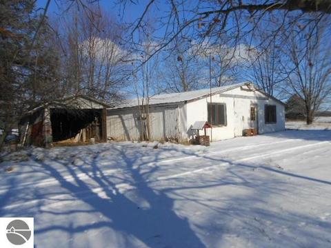 10472 W Bennett Rd, Sumner, MI 48889 photo 14