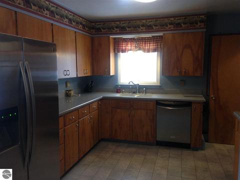 22 E Van Buren Rd, Alma, MI 48801 photo 11