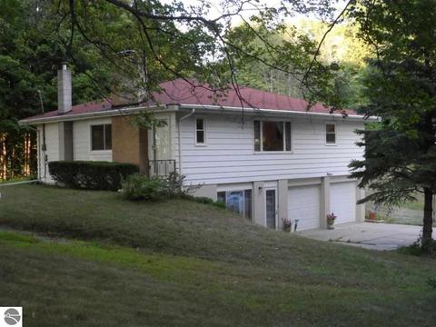 22 E Van Buren Rd, Alma, MI 48801 photo 2