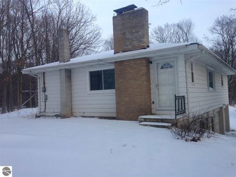 22 E Van Buren Rd, Alma, MI 48801 photo 4