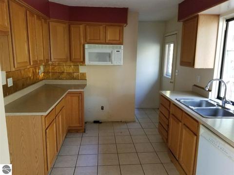 3255 Lapham Dr, Harrison, MI 48625 photo 2
