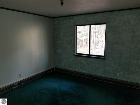 3255 Lapham Dr, Harrison, MI 48625 photo 5
