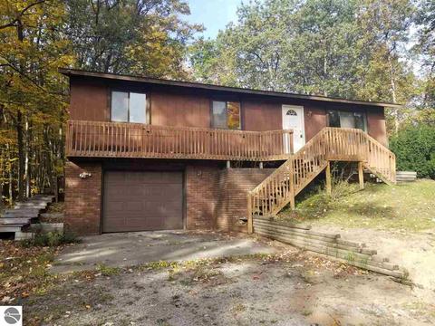 3255 Lapham Dr, Harrison, MI 48625 photo 1