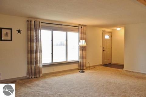 603 N Union St, Ithaca, MI 48847 photo 3