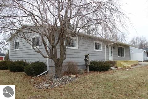603 N Union St, Ithaca, MI 48847 photo 2