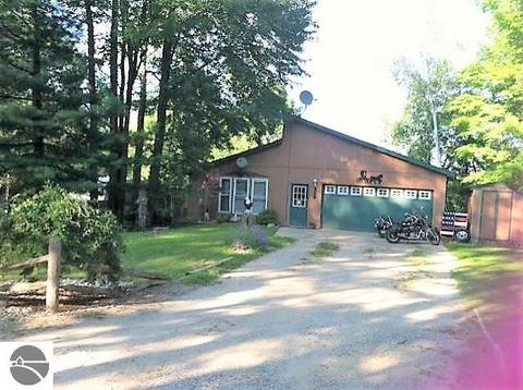3395 Maple Ridge Dr, Lupton, MI 48635 photo 1