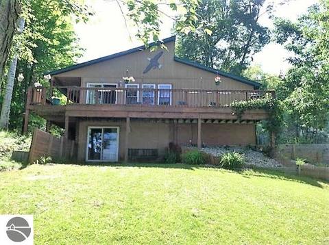 3395 Maple Ridge Dr, Lupton, MI 48635 photo 2