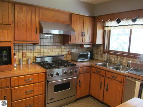 775 Hillcrest Dr, Boon, MI 49618 photo 7