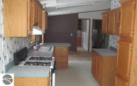 336 Poplar Dr, Pellston, MI 49769 photo 9