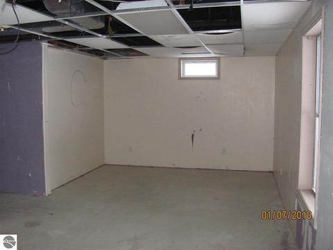 336 Poplar Dr, Pellston, MI 49769 photo 3