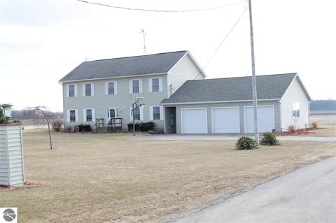 2677 W Humphrey Rd, Ithaca, MI 48847 photo 2