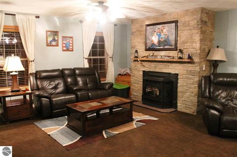 2677 W Humphrey Rd, Ithaca, MI 48847 photo 9