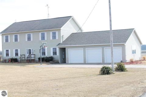 2677 W Humphrey Rd, Ithaca, MI 48847 photo 3