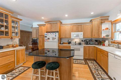 777 Shetland Trl, Cedar, MI 49621 photo 3