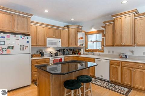 777 Shetland Trl, Cedar, MI 49621 photo 2