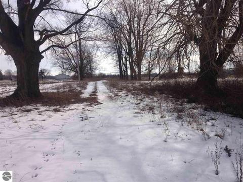 7820 E Fillmore Rd, Ithaca, MI 48847 photo 1