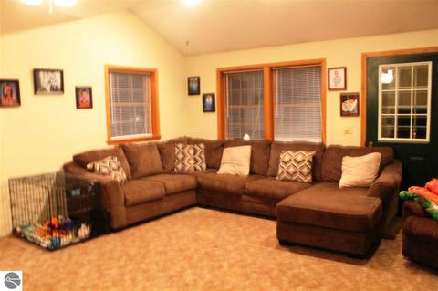 411 Emerson St, Ithaca, MI 48847 photo 11