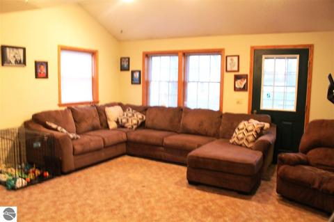 411 Emerson St, Ithaca, MI 48847 photo 29
