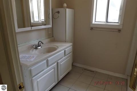 1404 Sioux Ln, Gladwin, MI 48624 photo 8