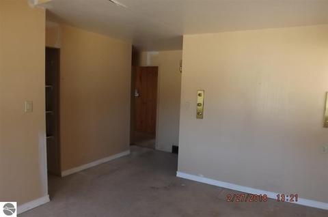 1404 Sioux Ln, Gladwin, MI 48624 photo 9
