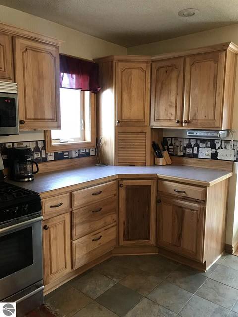 302 Red Maple Ln, Shepherd, MI 48883 photo 14