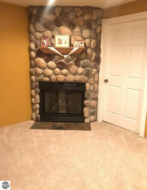 302 Red Maple Ln, Shepherd, MI 48883 photo 35