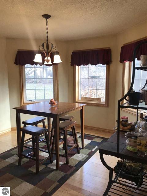 302 Red Maple Ln, Shepherd, MI 48883 photo 16