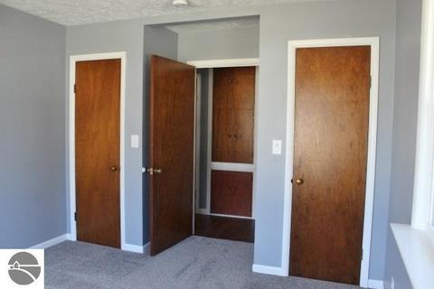 718 Emerson St, Ithaca, MI 48847 photo 37